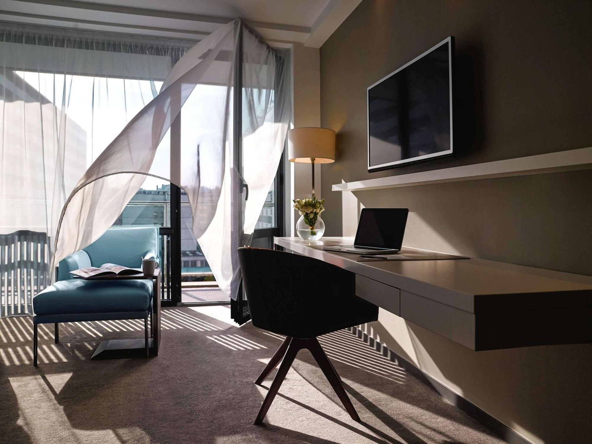 Hotel Pullman Paris Tour Eiffel Esterno foto