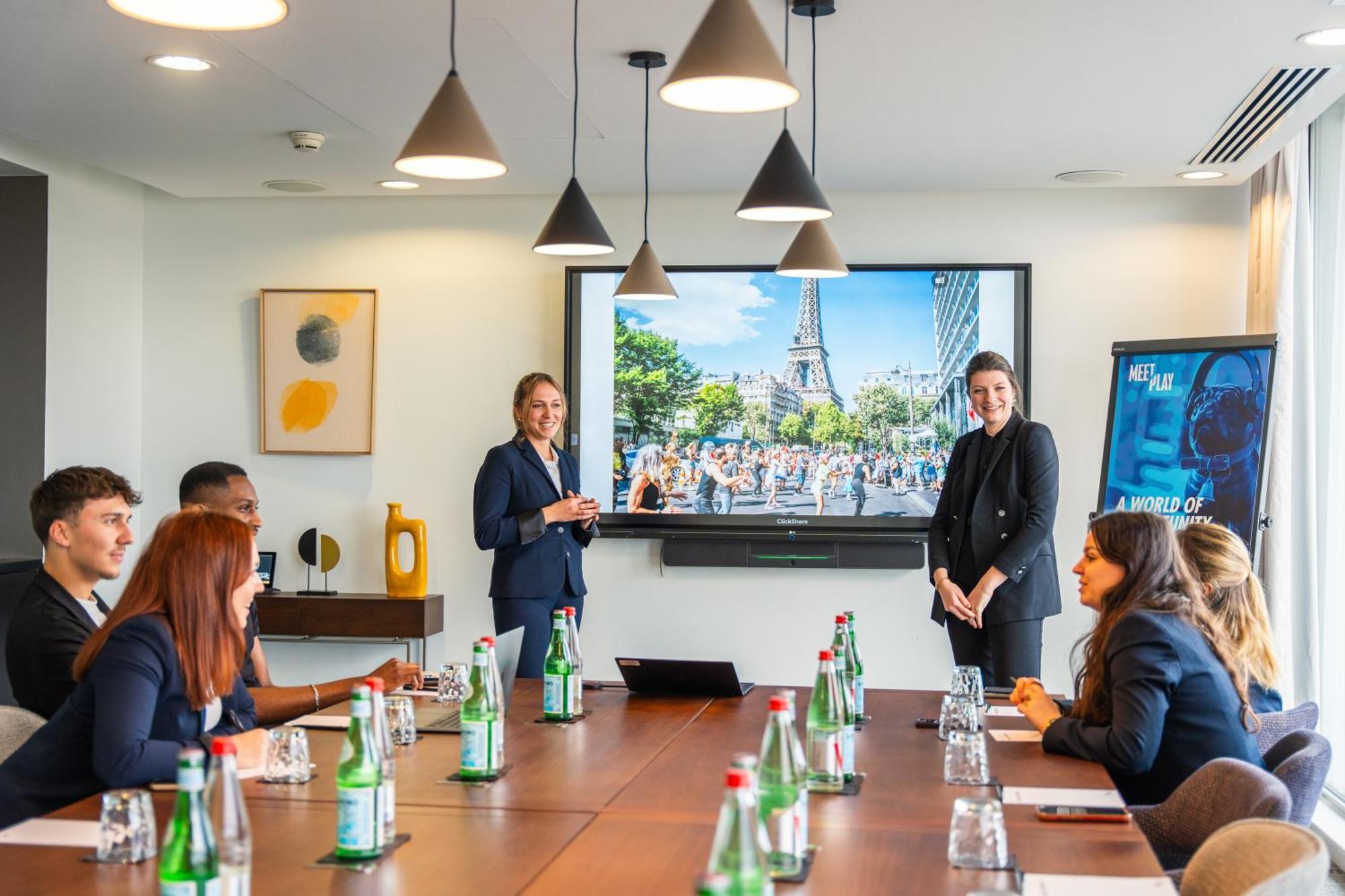 Hotel Pullman Paris Tour Eiffel Esterno foto