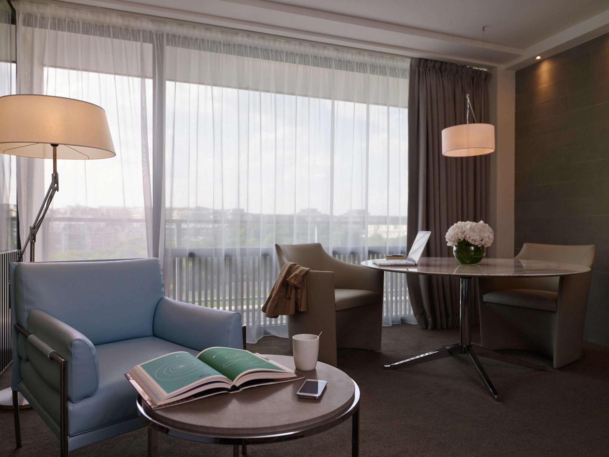 Hotel Pullman Paris Tour Eiffel Esterno foto